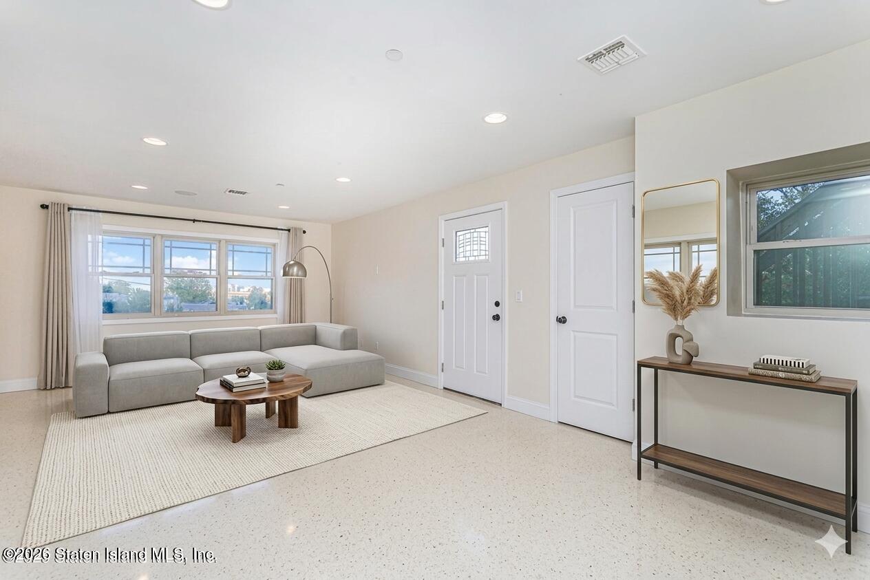10 Wandel Avenue