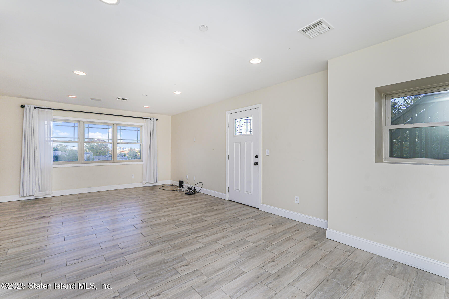 10 Wandel Avenue