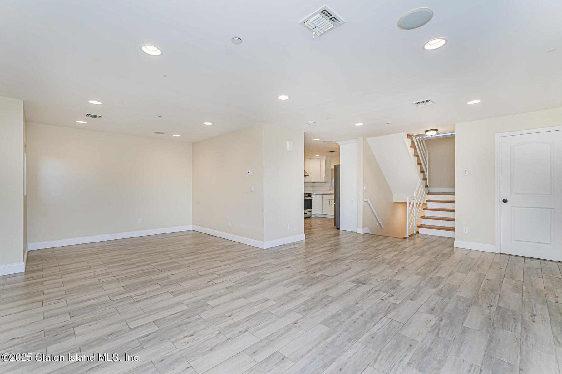 10 Wandel Avenue