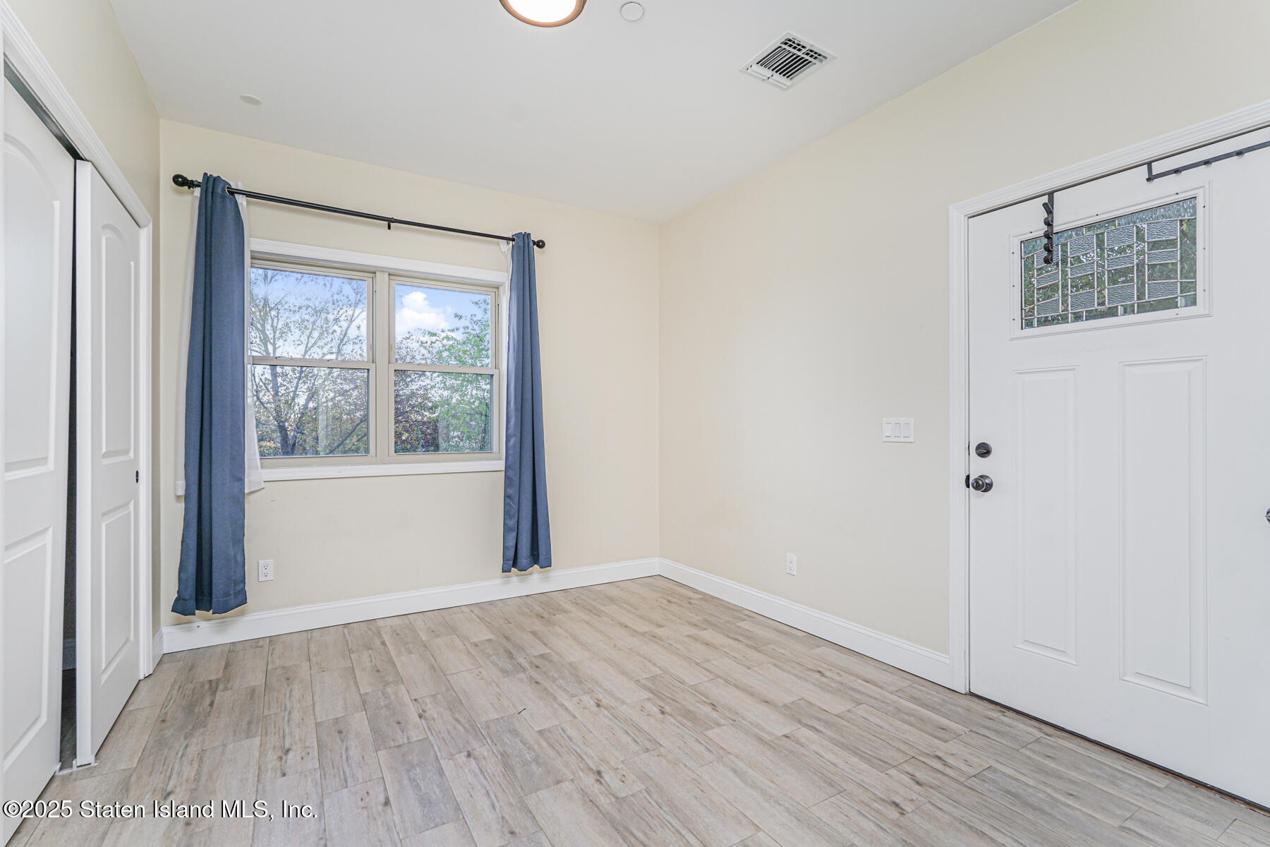 10 Wandel Avenue