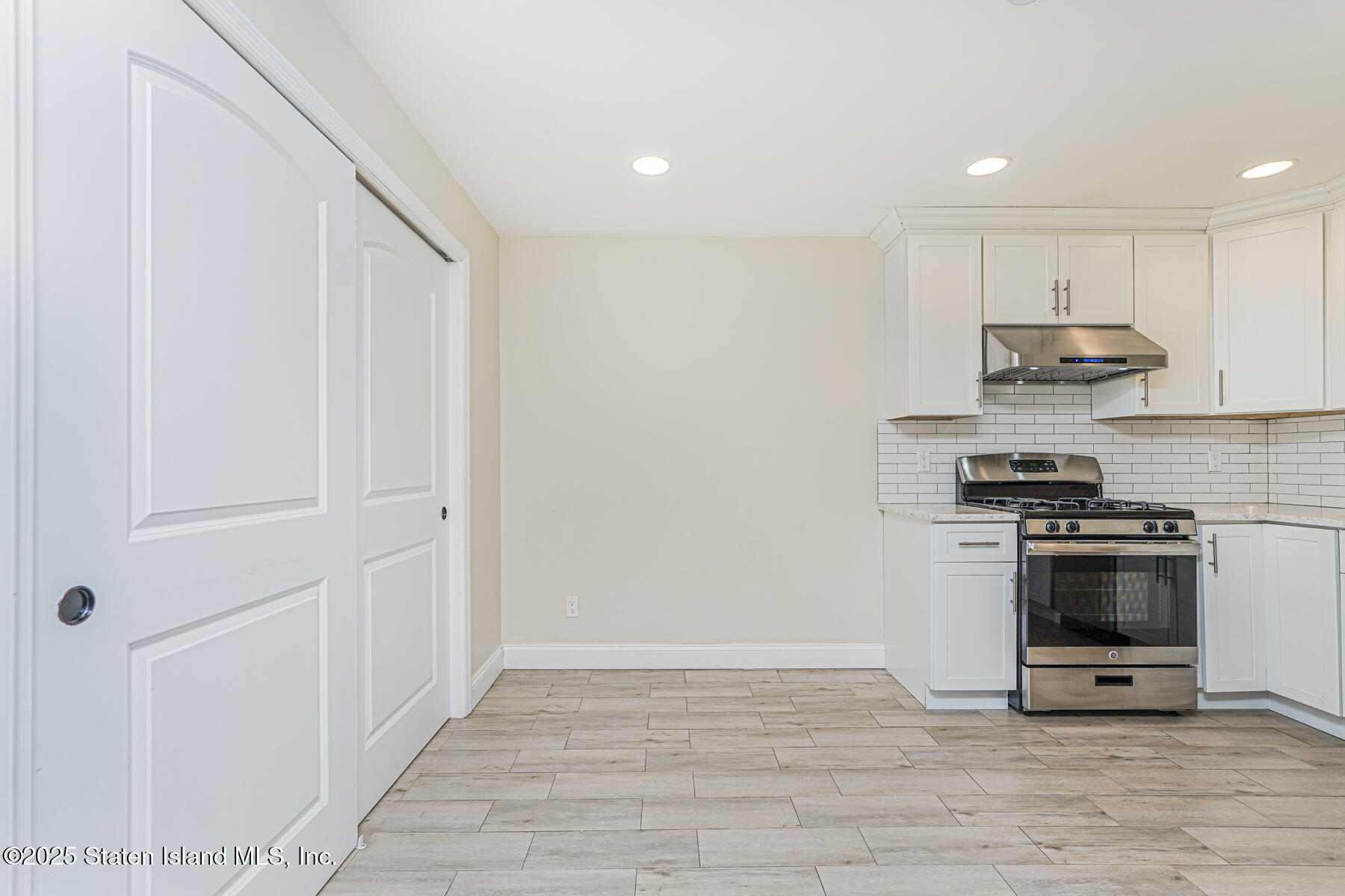 10 Wandel Avenue