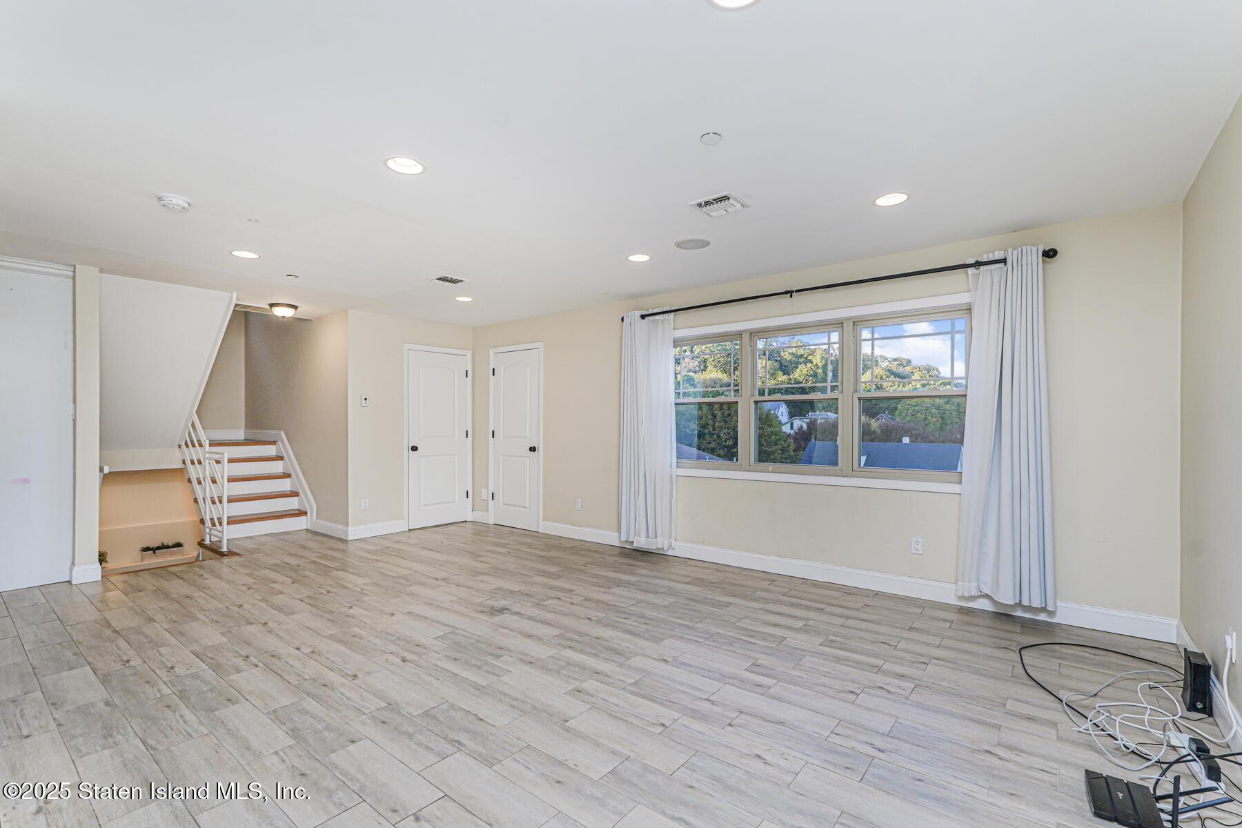 10 Wandel Avenue