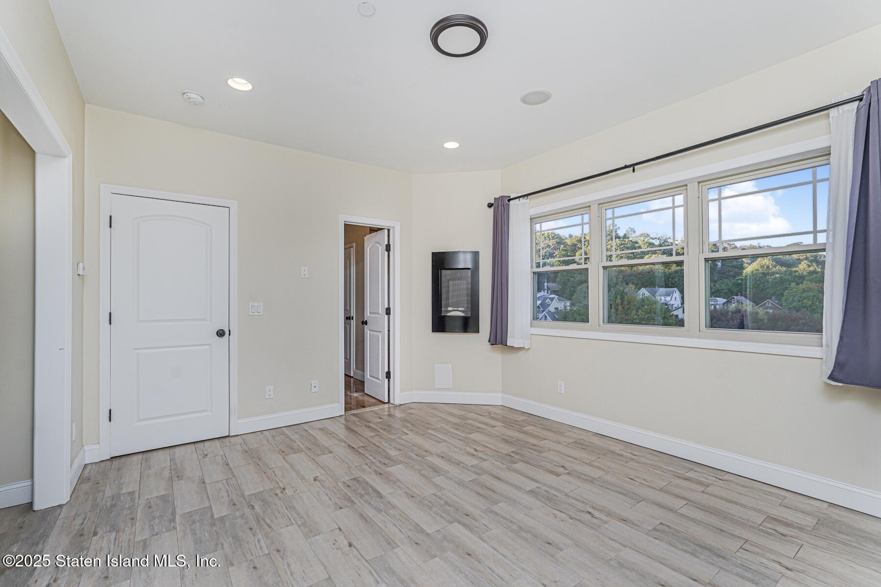 10 Wandel Avenue