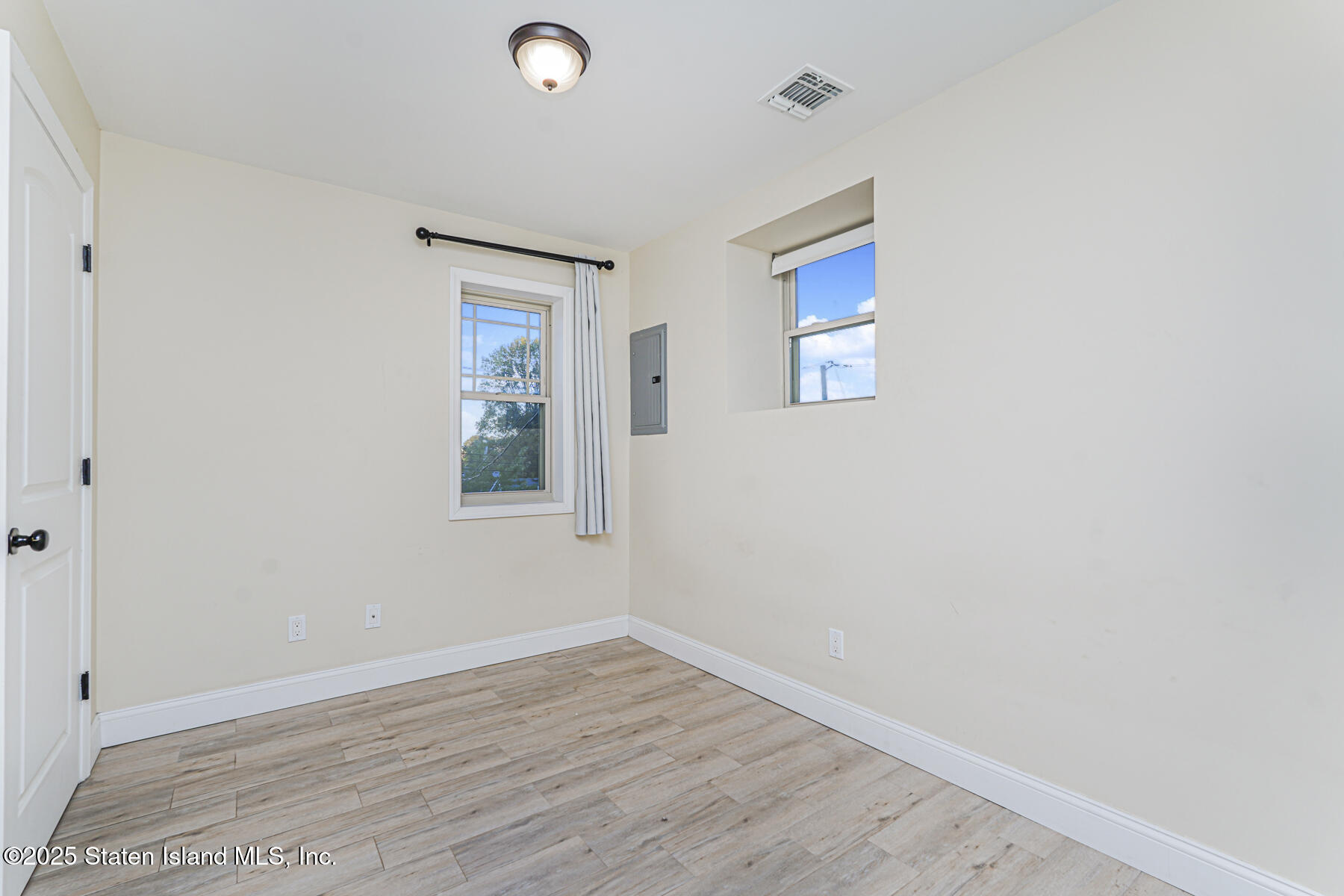10 Wandel Avenue