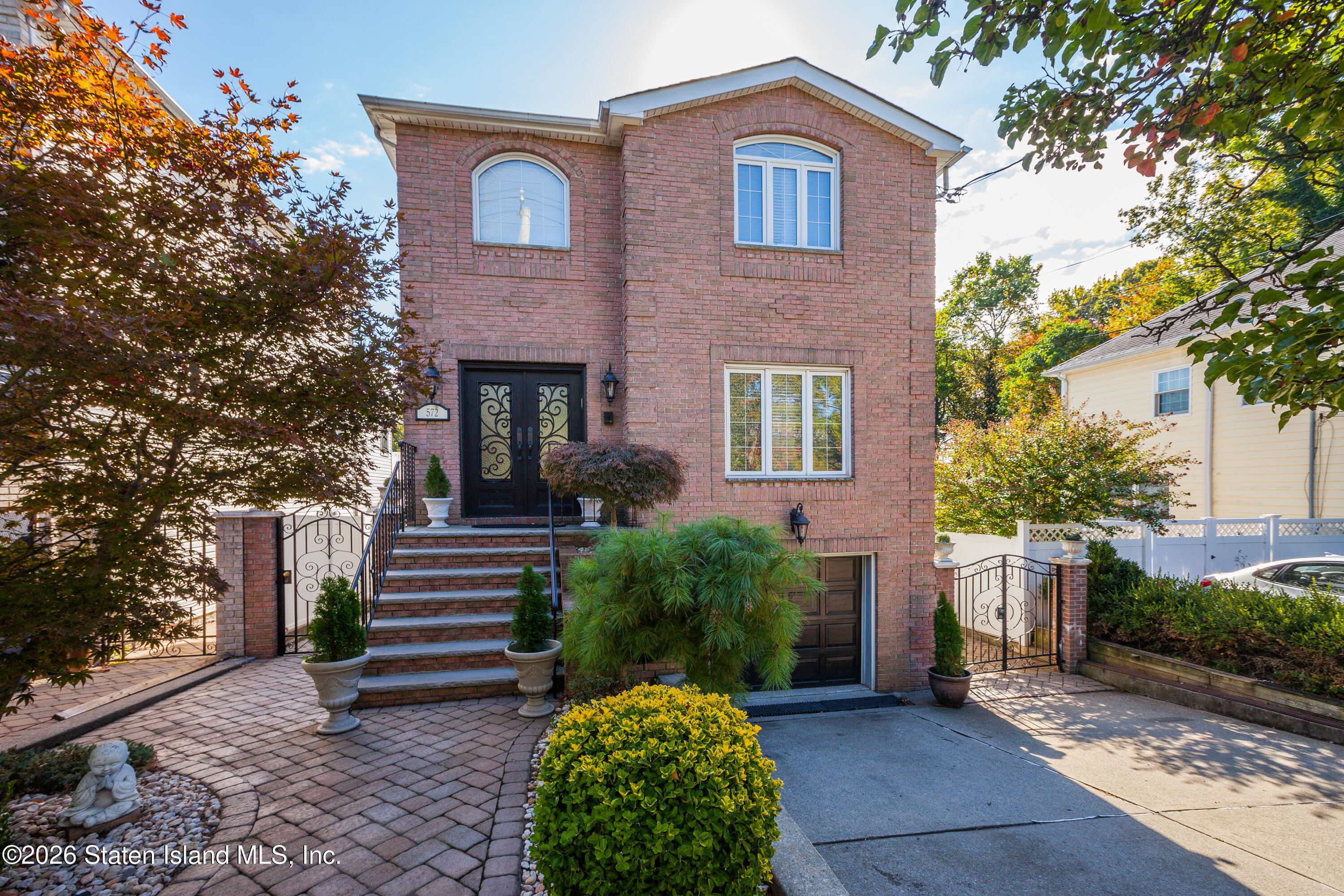 572 Drumgoole Road E