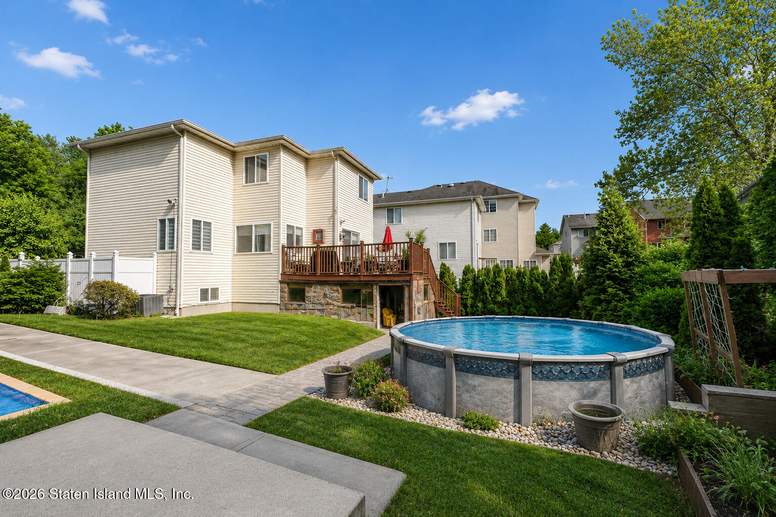 6 Raymond Place
