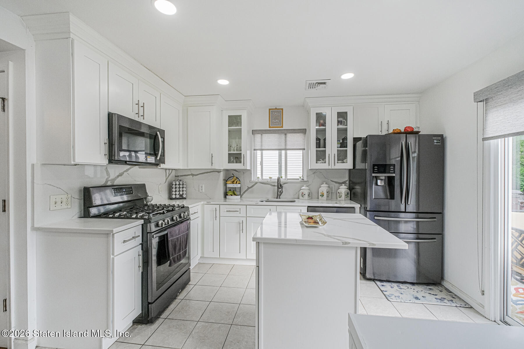 6 Raymond Place