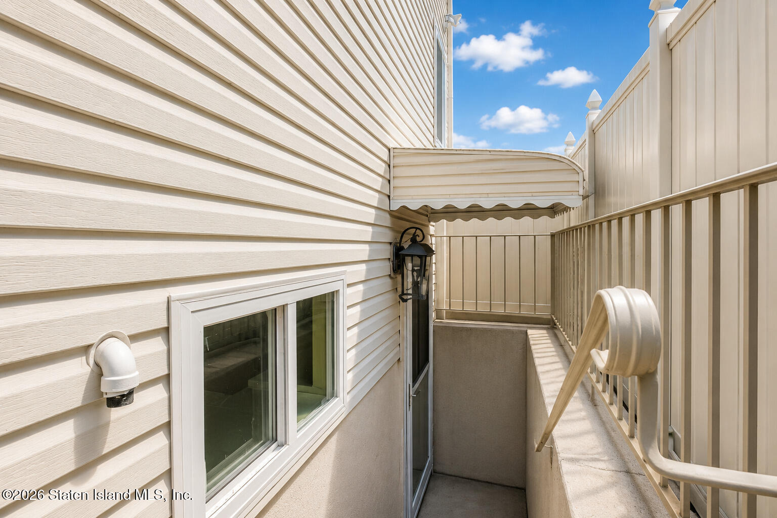 6 Raymond Place