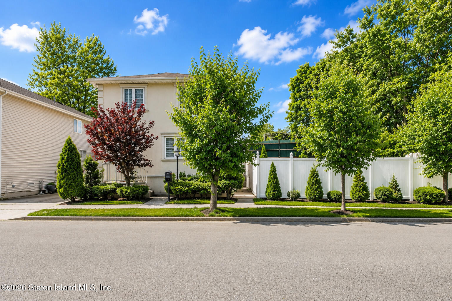 6 Raymond Place