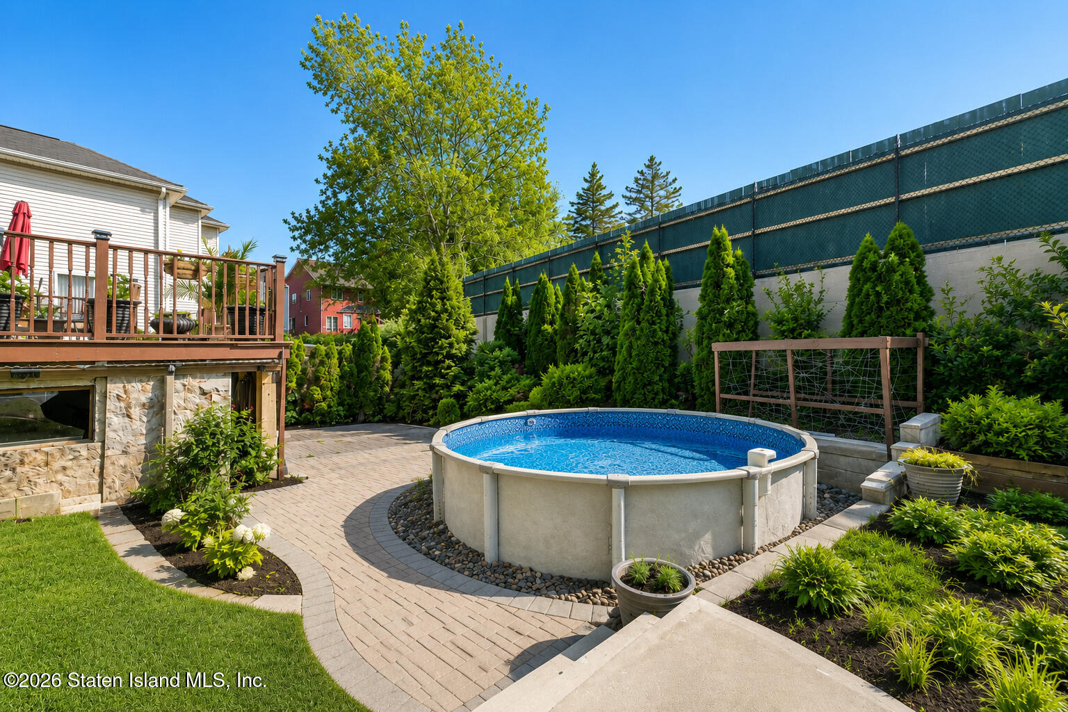 6 Raymond Place