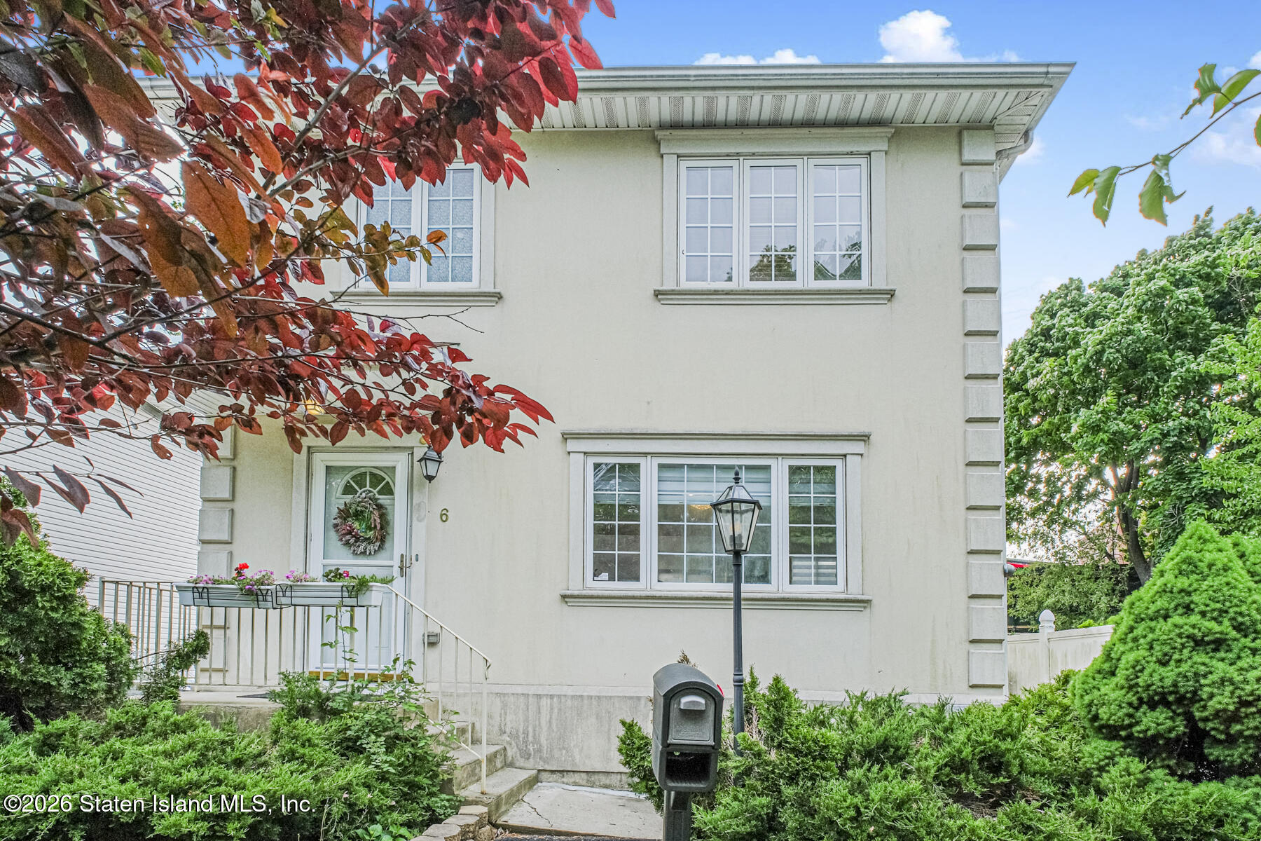 6 Raymond Place