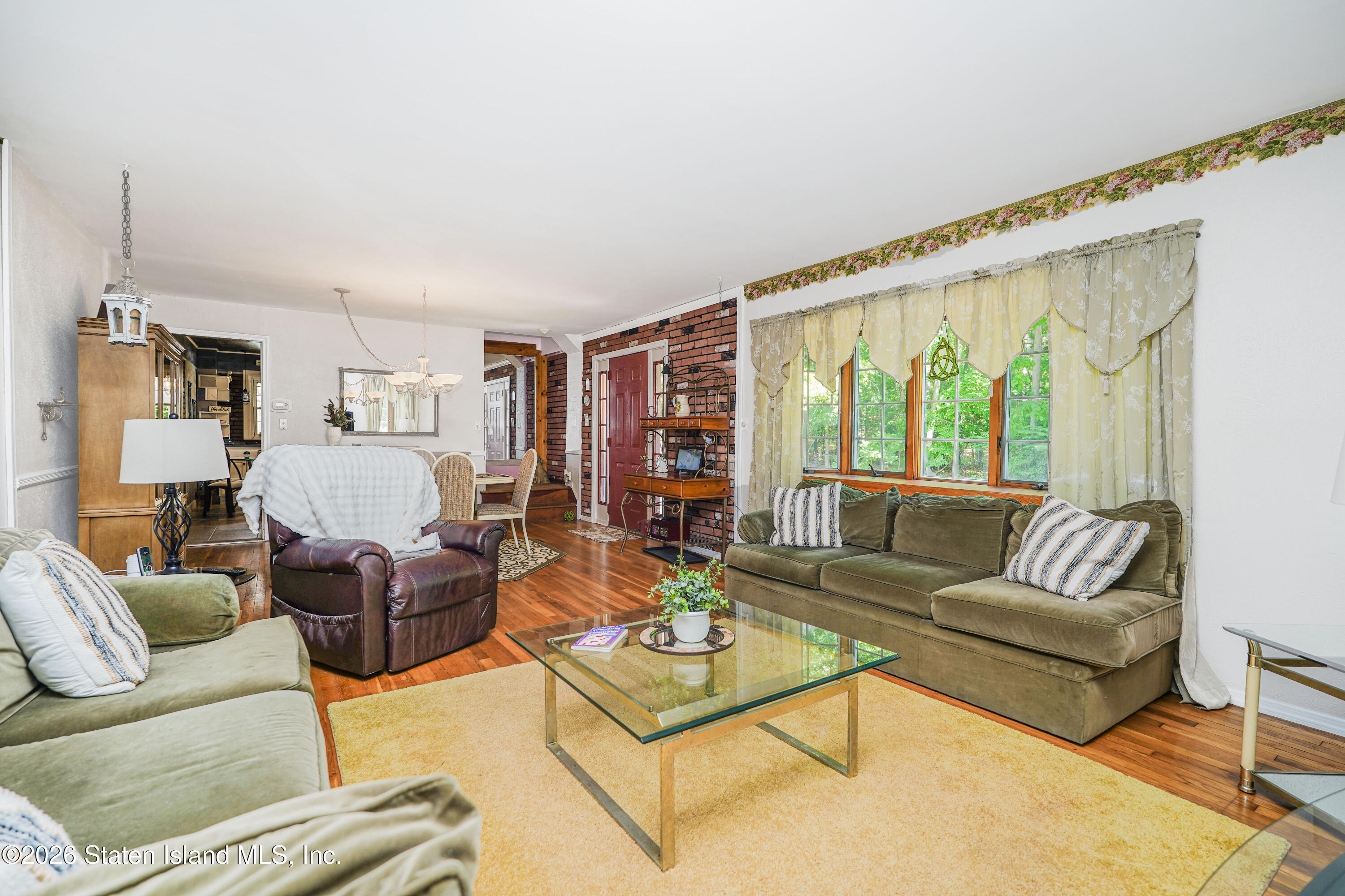 256 Richard Avenue