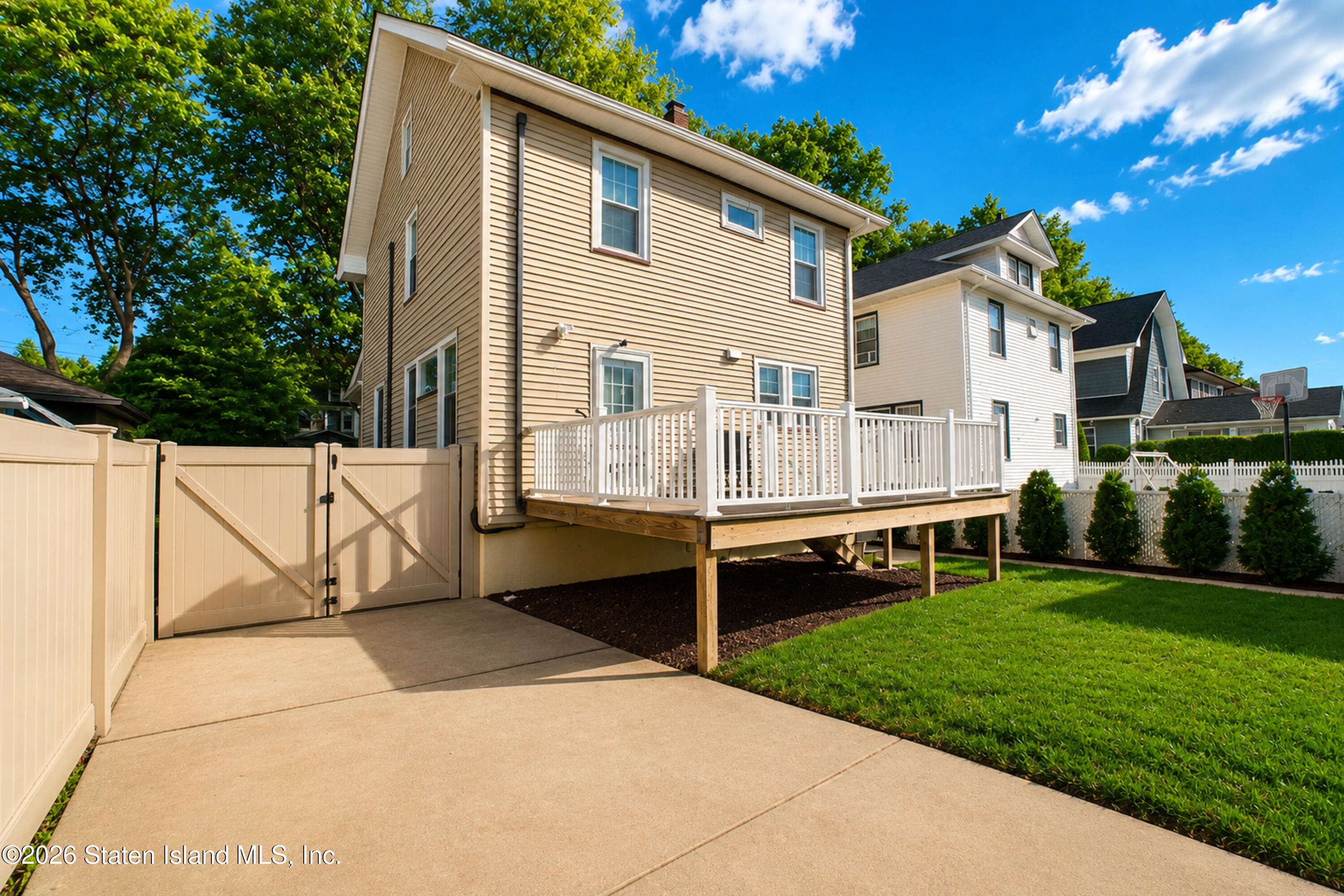 73 Walnut Street