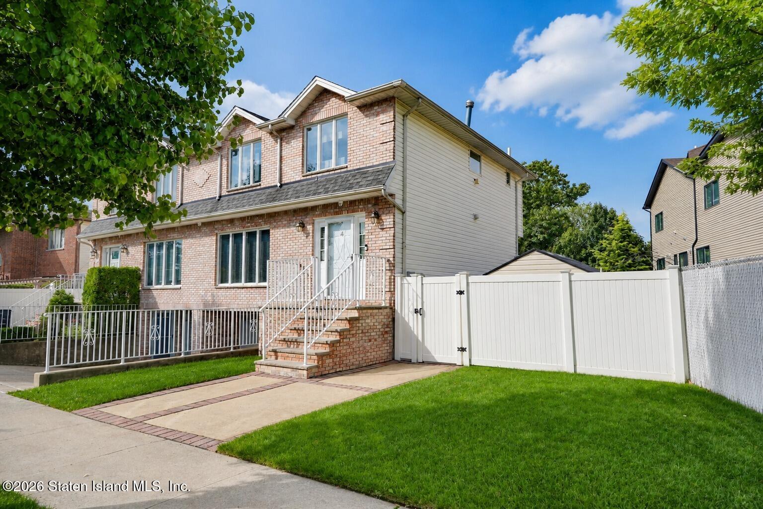 4 Clearmont Avenue