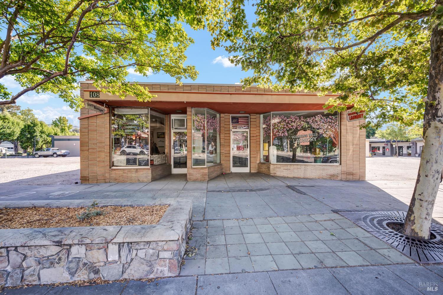 110 N Cloverdale Blvd