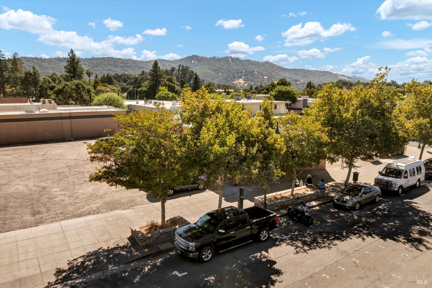 110 N Cloverdale Blvd