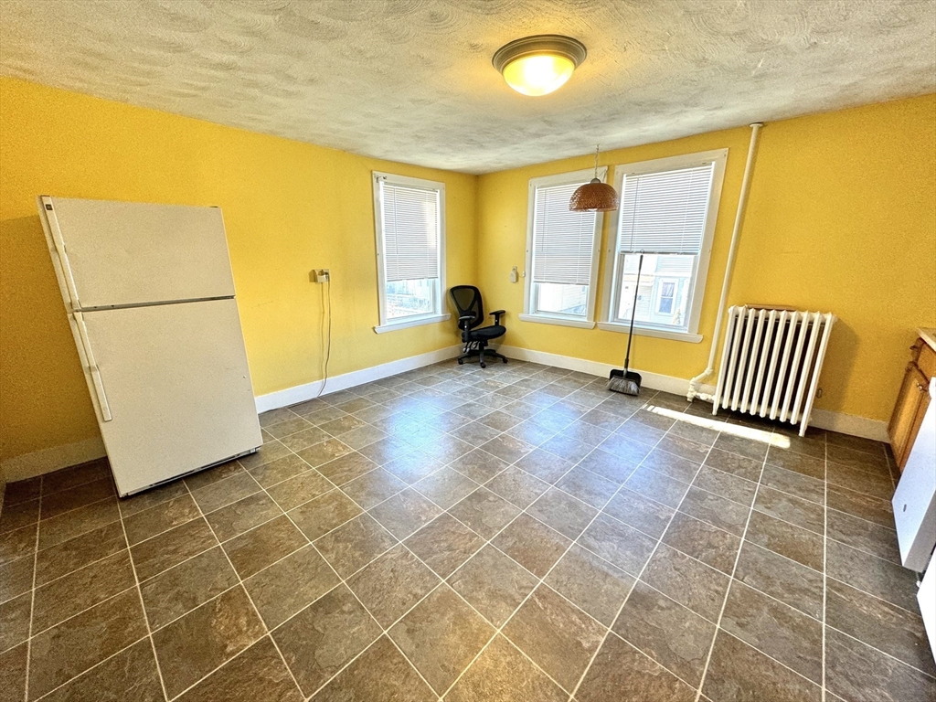 16 Cross St # 1