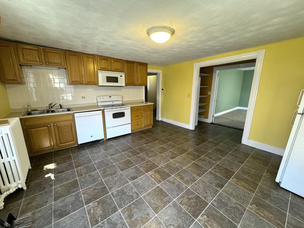 16 Cross St # 1