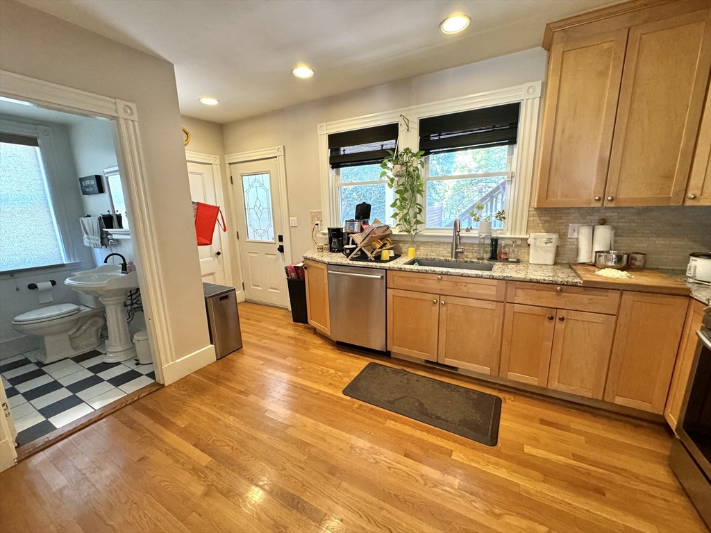 54 Capitol St # 1