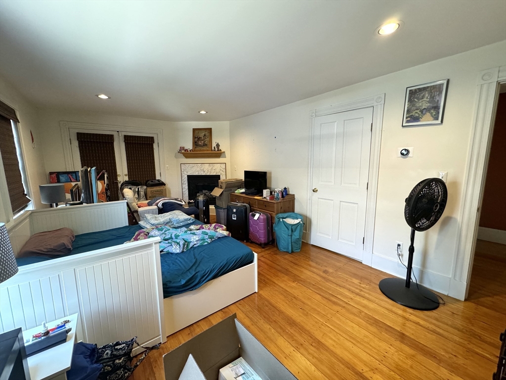 54 Capitol St # 1