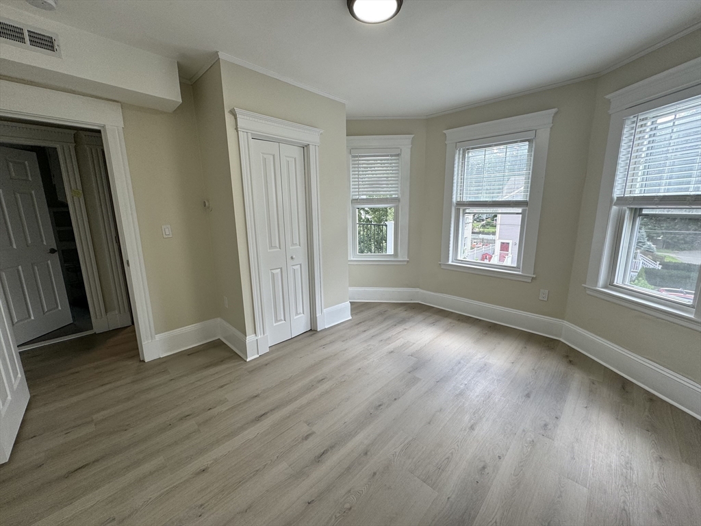48 Oxford Ave # 2