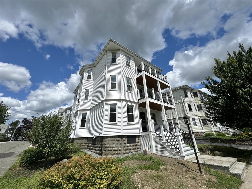 48 Oxford Ave # 2