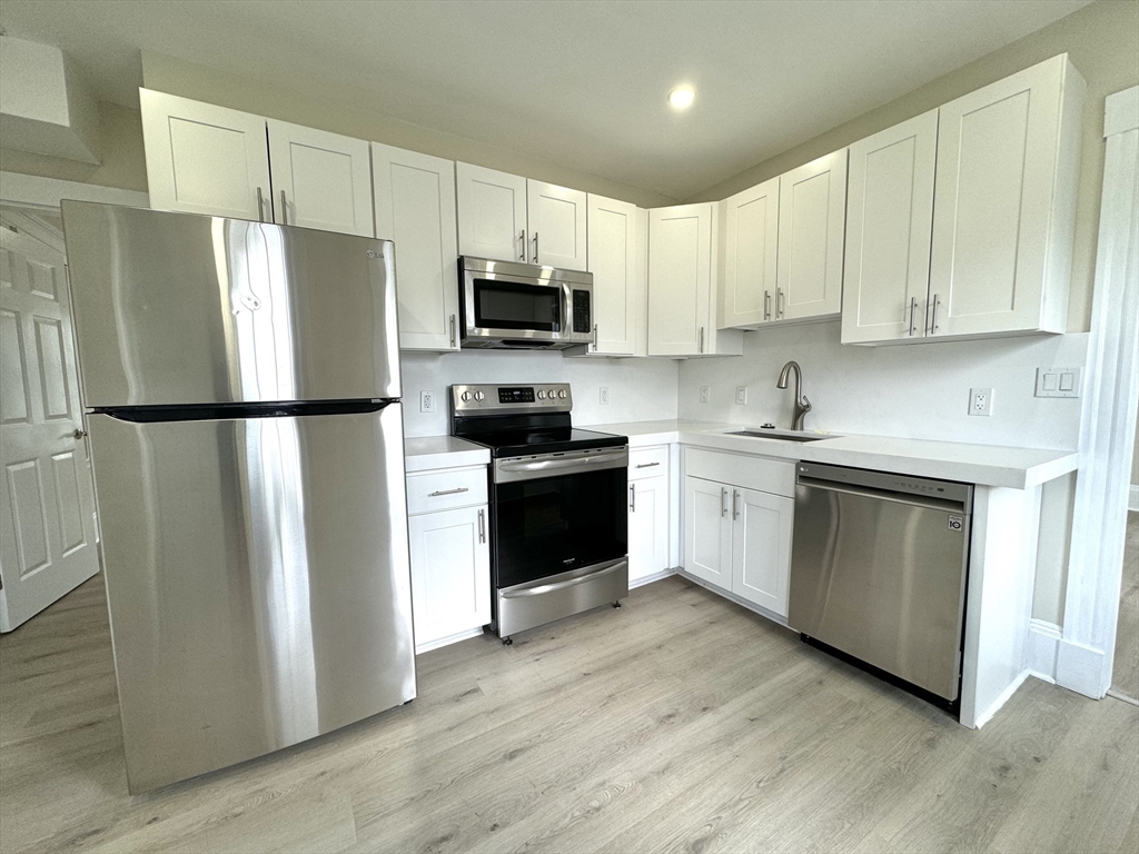 48 Oxford Ave # 2