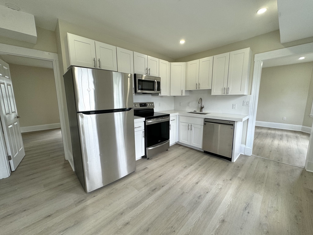 48 Oxford Ave # 2