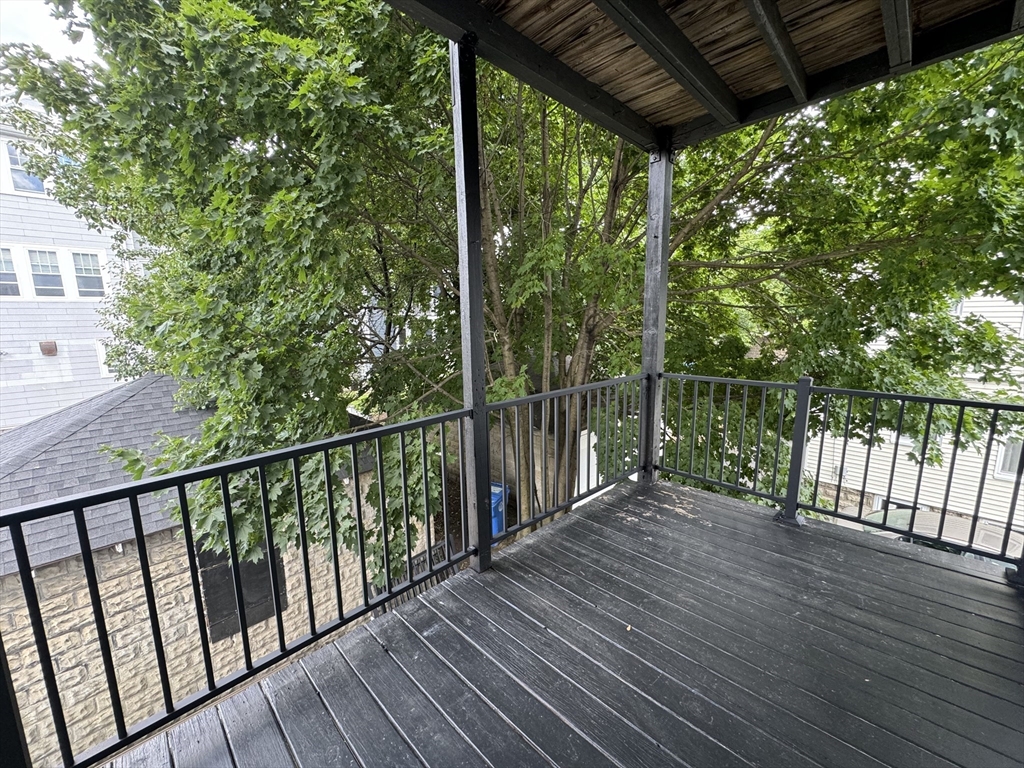 48 Oxford Ave # 2
