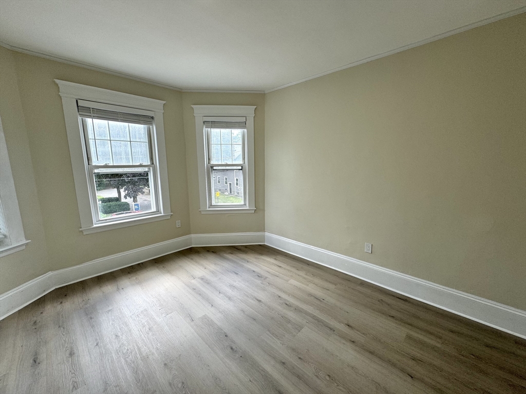 48 Oxford Ave # 2
