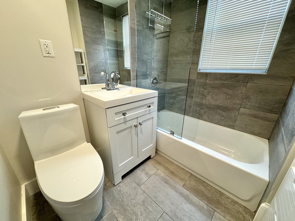 48 Oxford Ave # 2