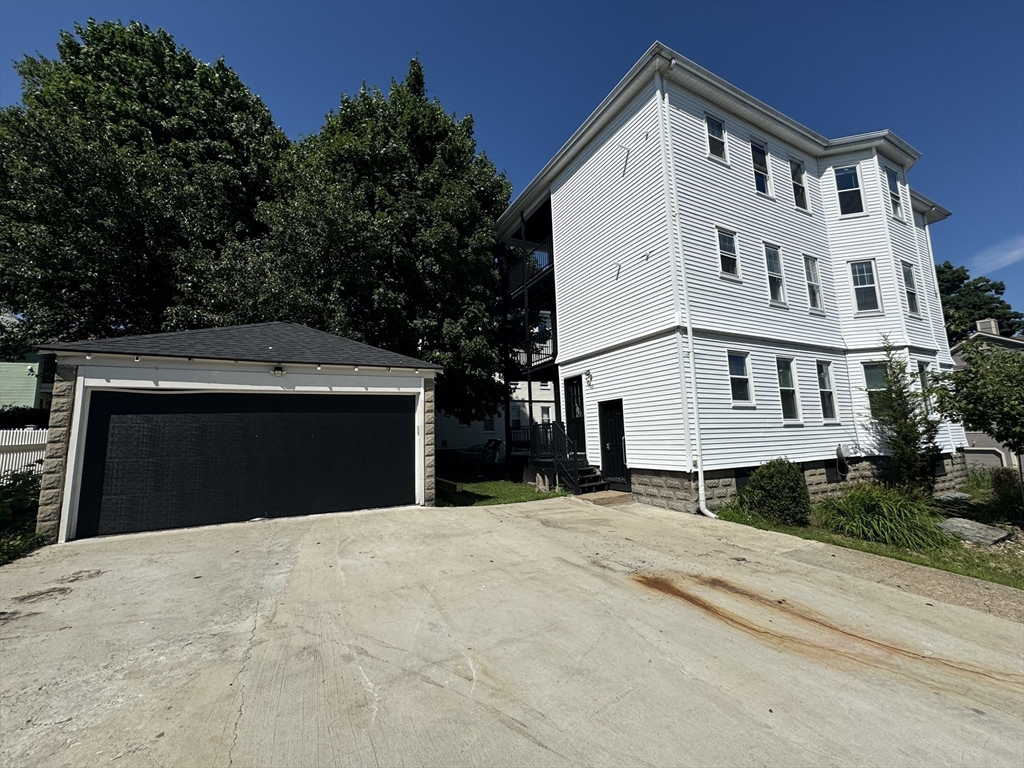 48 Oxford Ave # 3