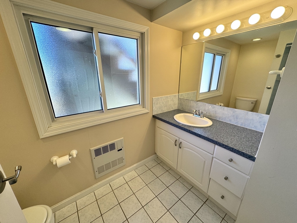 147 Lexington St # 1