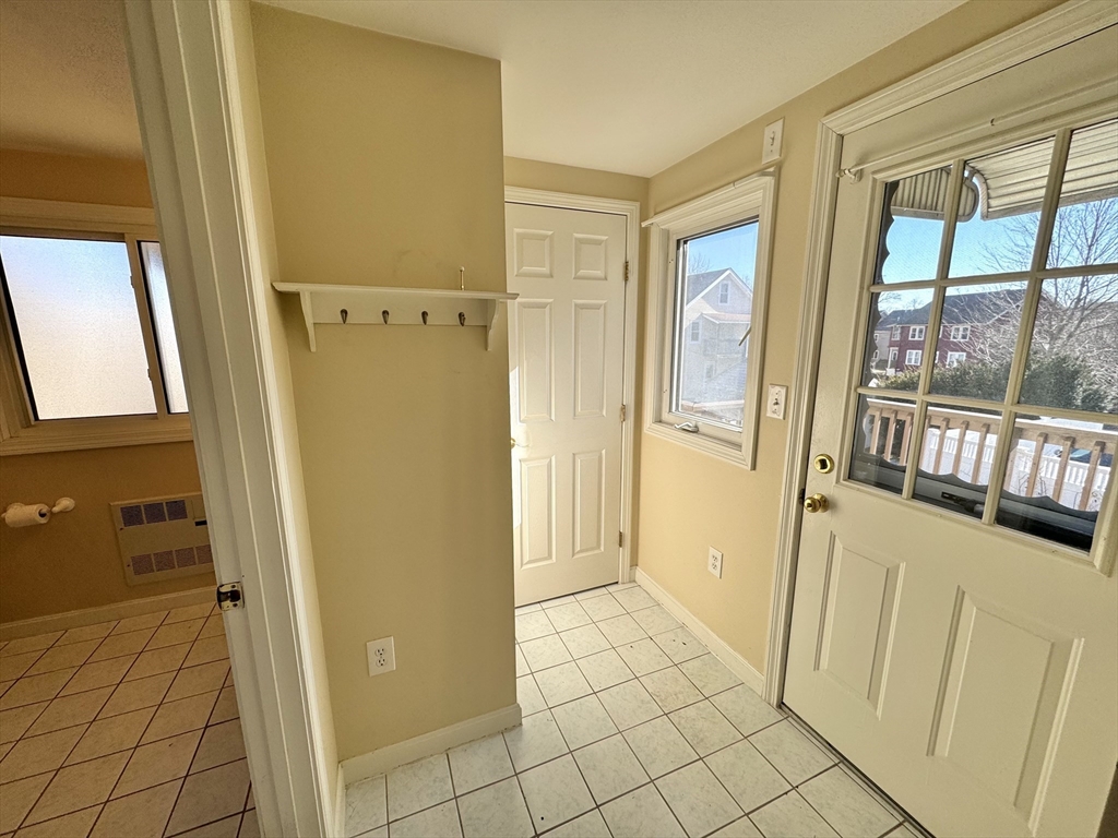 147 Lexington St # 1