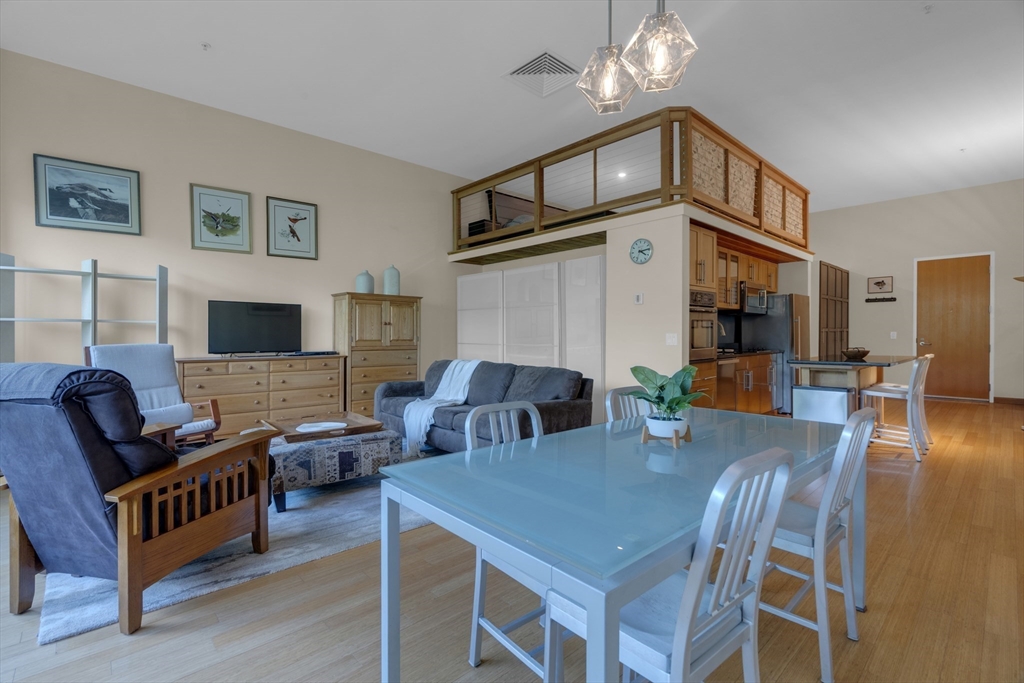 290 Pleasant St # 309