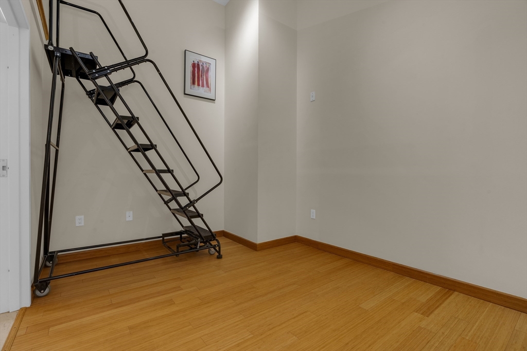 290 Pleasant St # 309