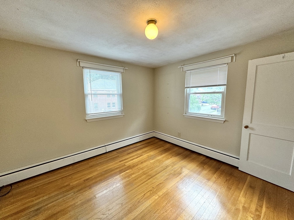 17 Aldrich Rd # 2
