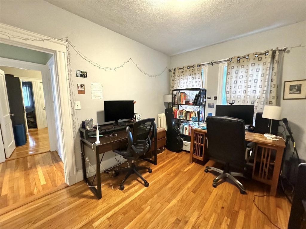 37 Keenan St # 1