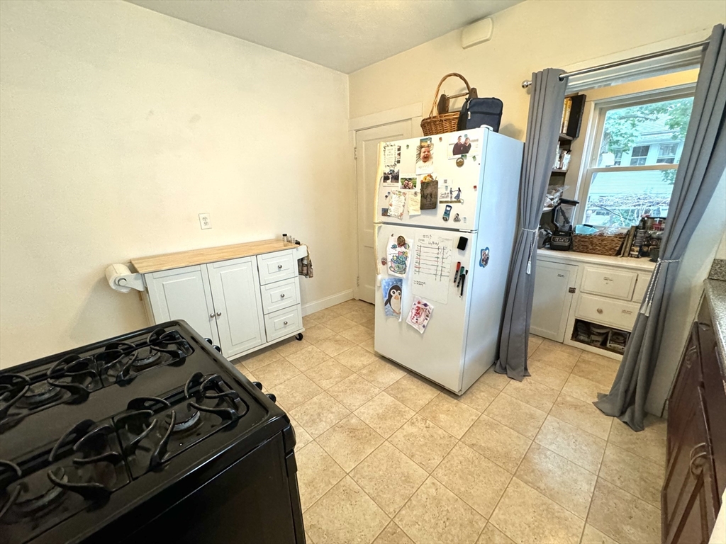 37 Keenan St # 1