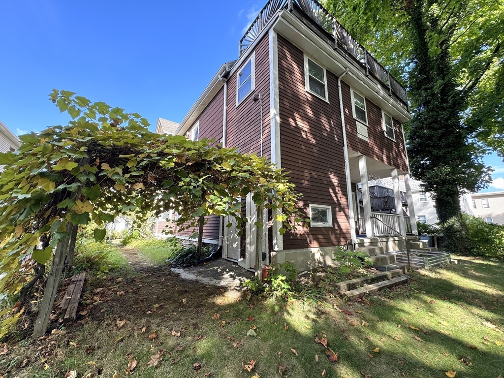 201 Brown St # 1