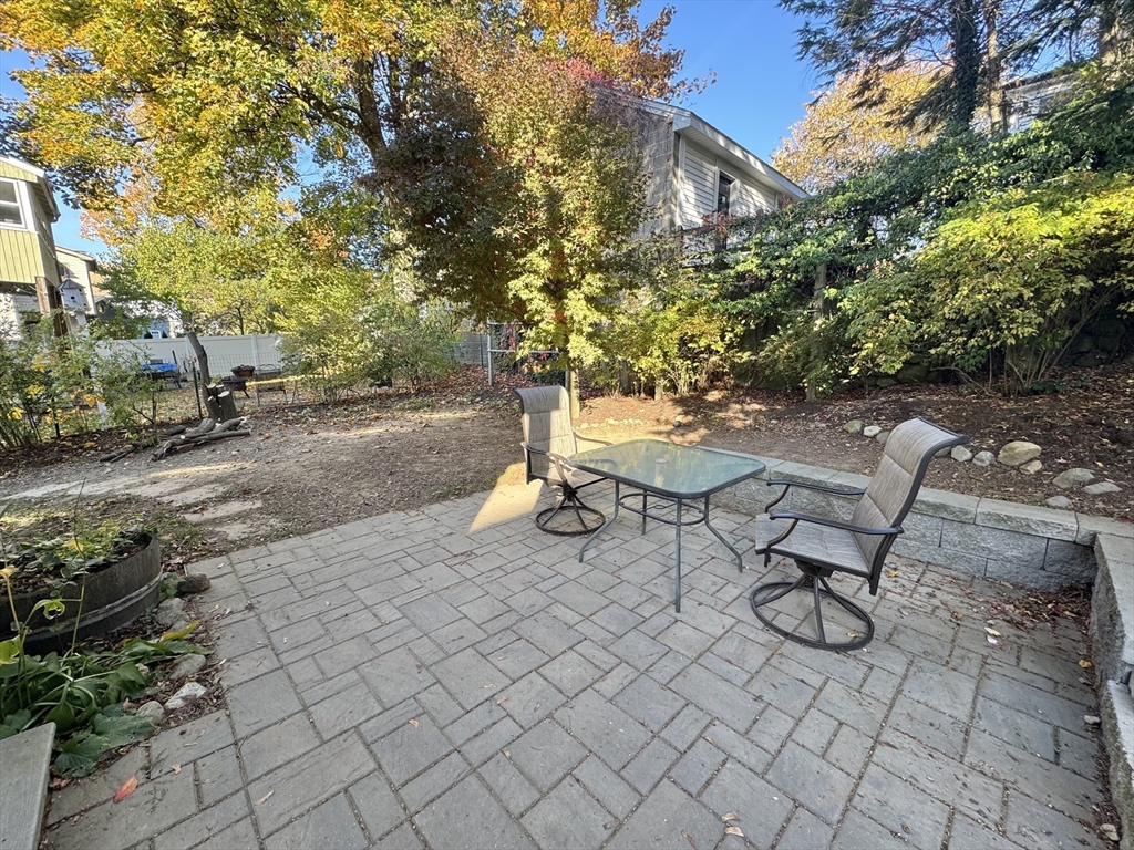 46 Vincent Ave # 2