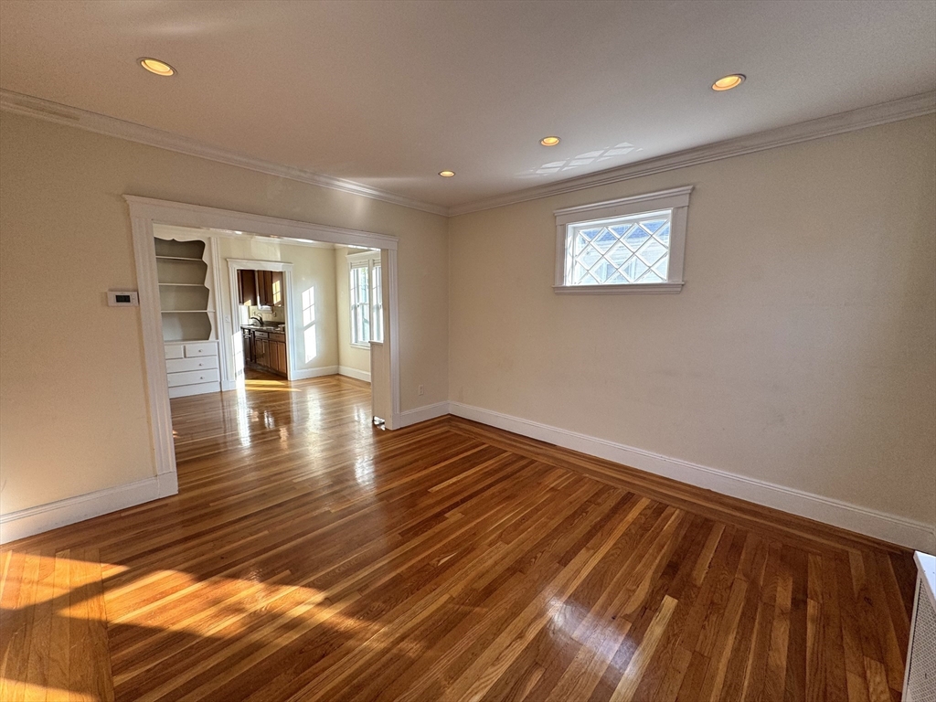 46 Vincent Ave # 2