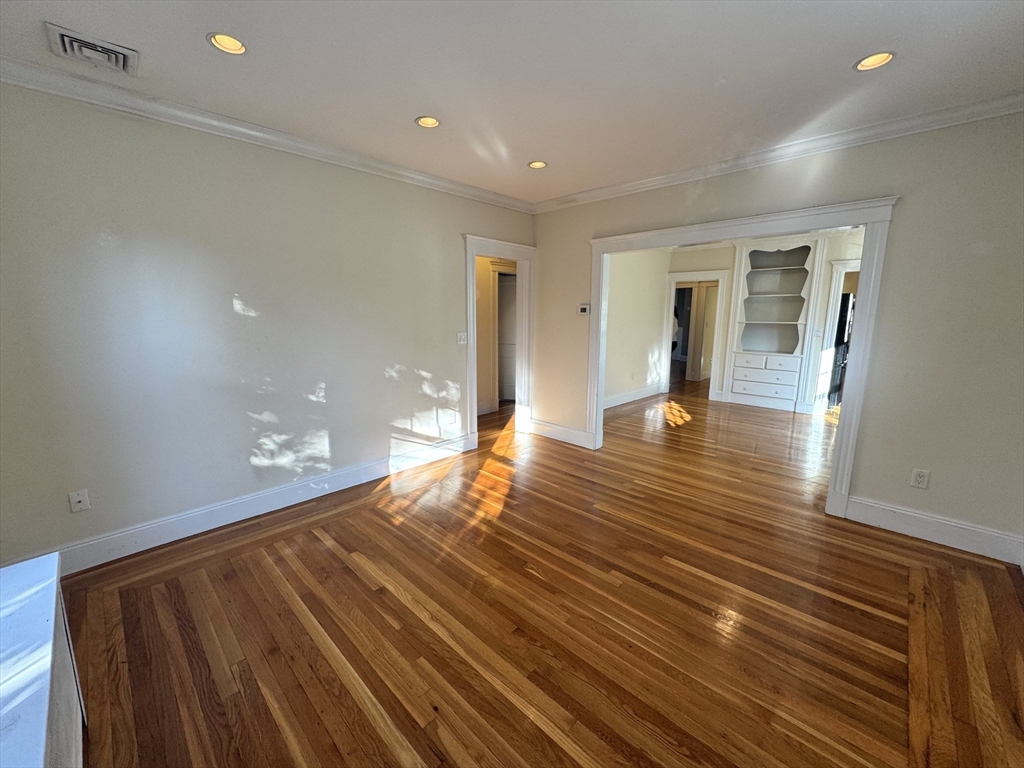 46 Vincent Ave # 2