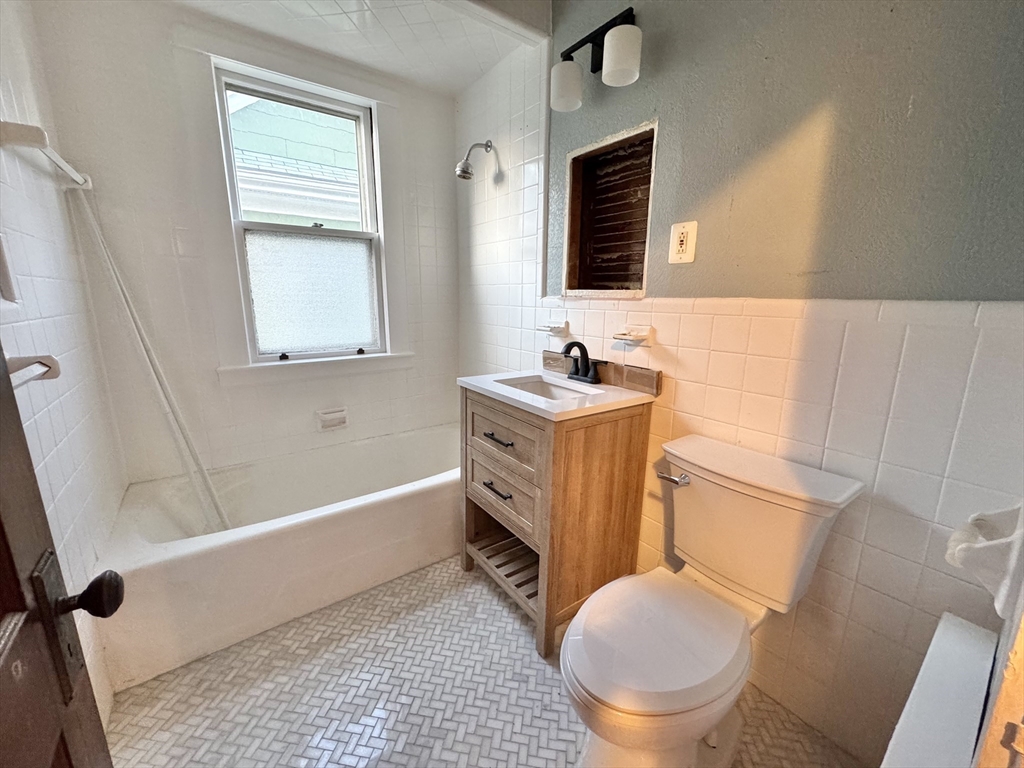 39 Irma Ave # 2