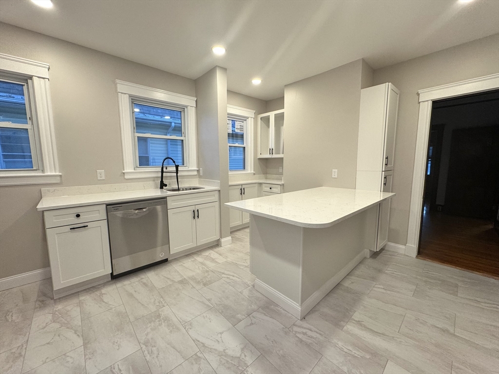 39 Irma Ave # 2