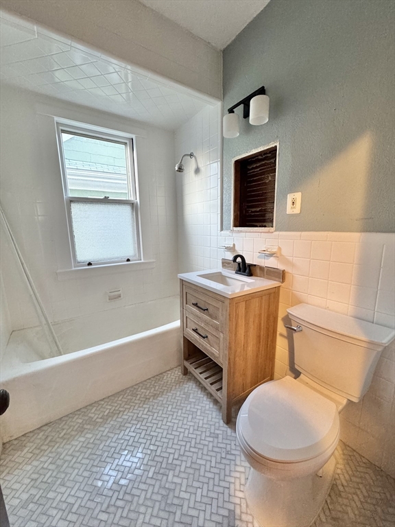 39 Irma Ave # 2