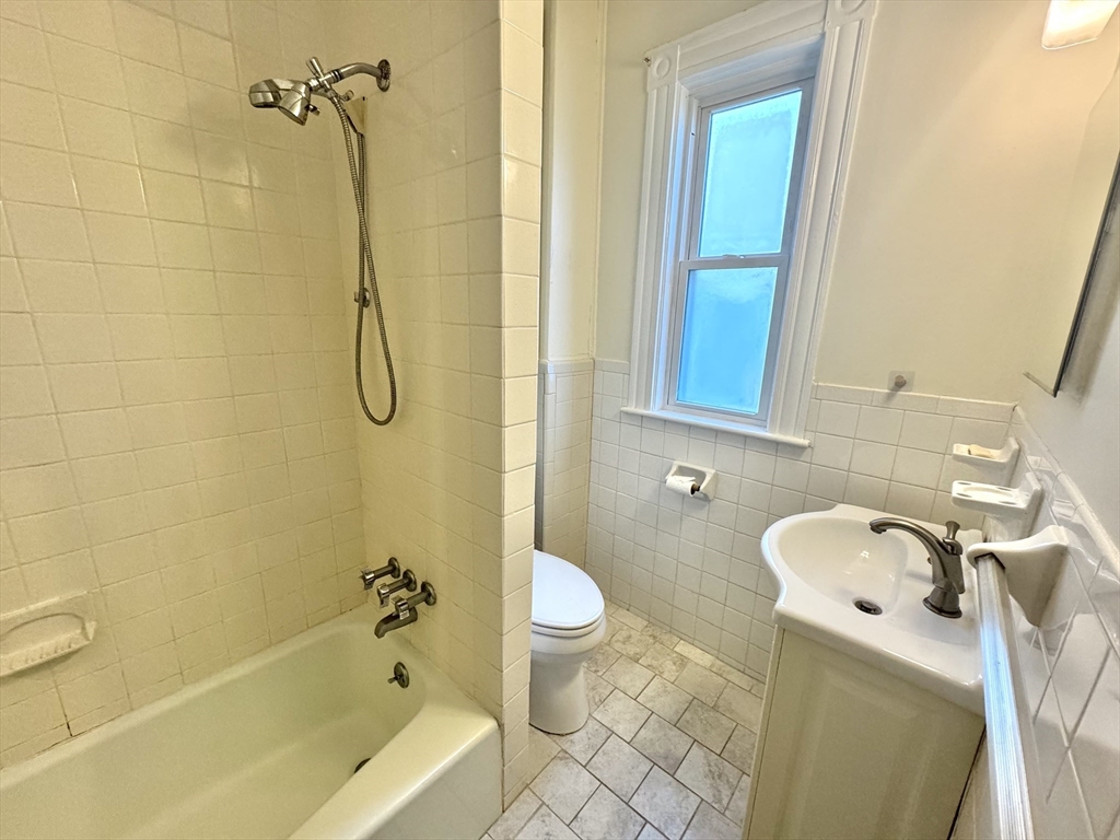 26 Melendy Ave # 2