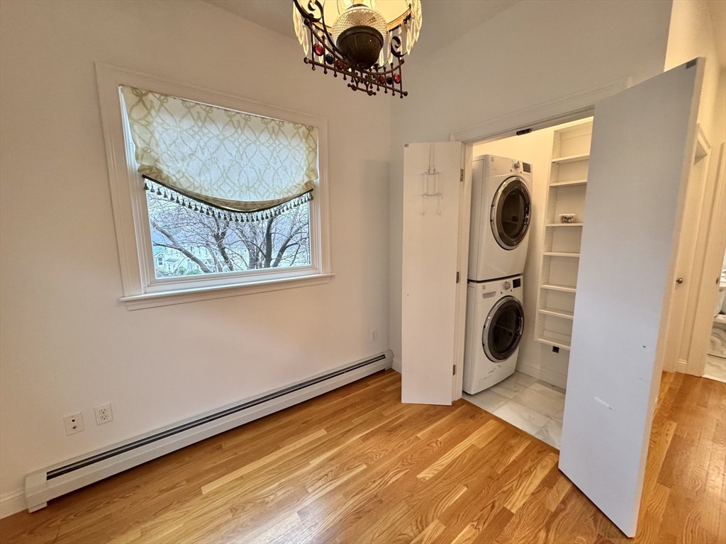 87 Oxford Ave # 1
