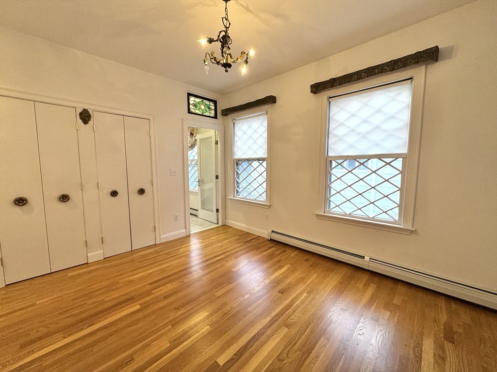 87 Oxford Ave # 1