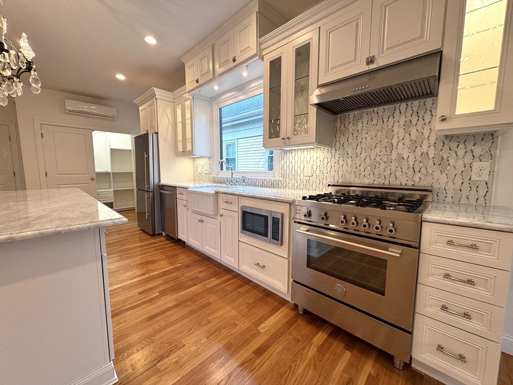 87 Oxford Ave # 1